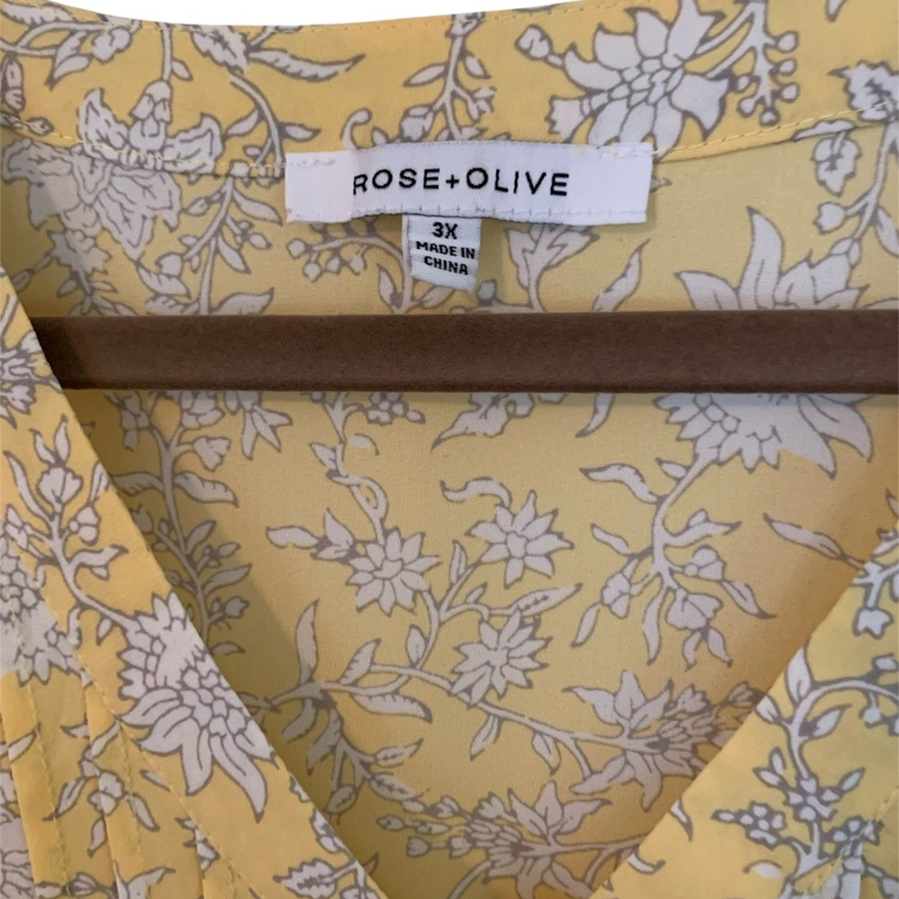 ROSE AND OLIVE PLUS SIZE 3X WOMEN’S
TOP YELLOW & WHITE - Picture 2 of 6